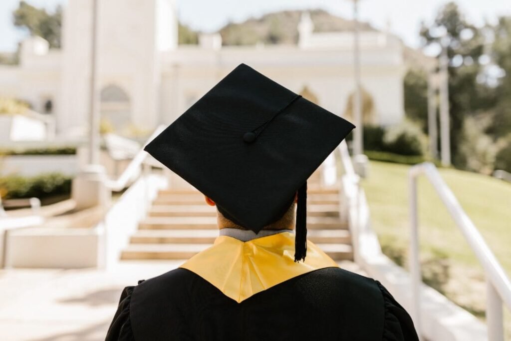 Fully Funded Scholarships 2026/27 F291a77e Eea3 4f70 A504 0a8d8083c105 1024x683